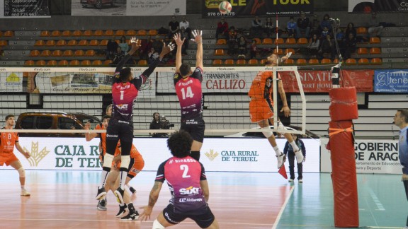 Importante victoria del Club Voleibol Teruel frente al Urbia Voley Palma