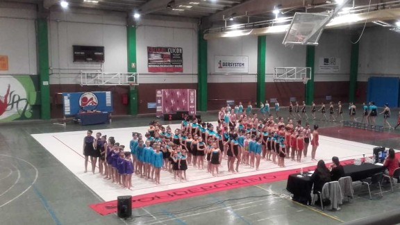 El XI Torneo Pabellón San Agustín de Zaragoza reunió a las gimnastas más jóvenes