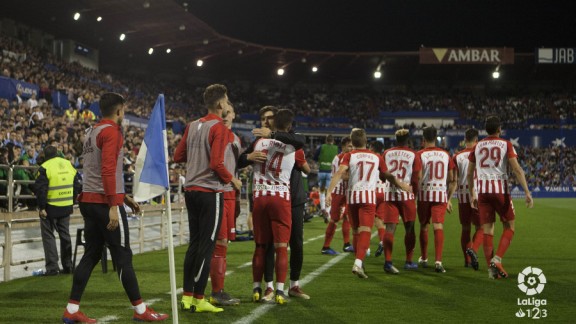 El Real Zaragoza cae frente al Almería (1-2)