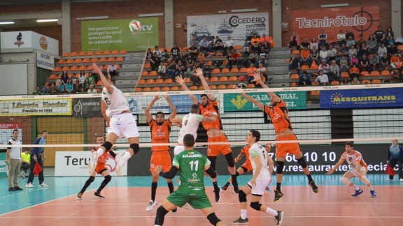 El Club Voleibol Teruel vence el segundo partido de la final de la Superliga Masculina (3-0)