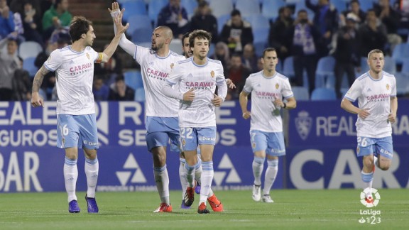 El Zaragoza consigue los tres puntos más fáciles de la temporada