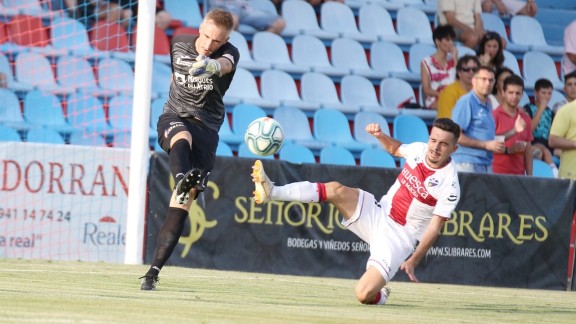 Empate sin goles del Huesca ante el Calahorra en el estreno veraniego