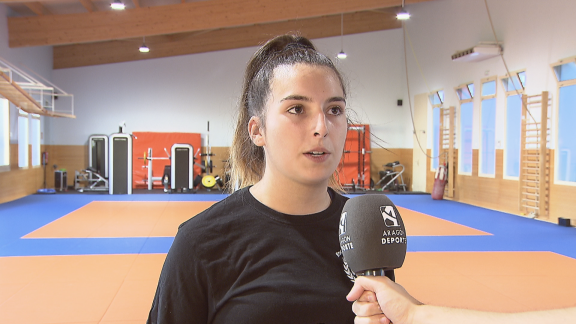 Ana Llurda aguarda con ilusión el Europeo Júnior de kickboxing