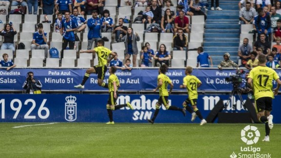 El Real Zaragoza resiste en Oviedo