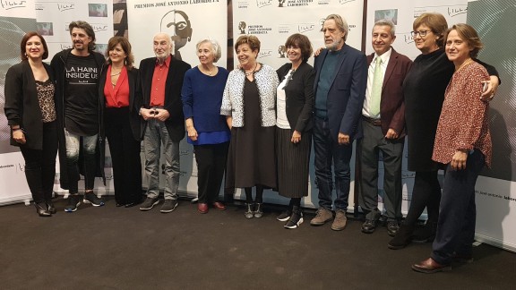 Los V Premios José Antonio Labordeta recuerdan las cualidades personales del cantautor, escritor y político aragonés