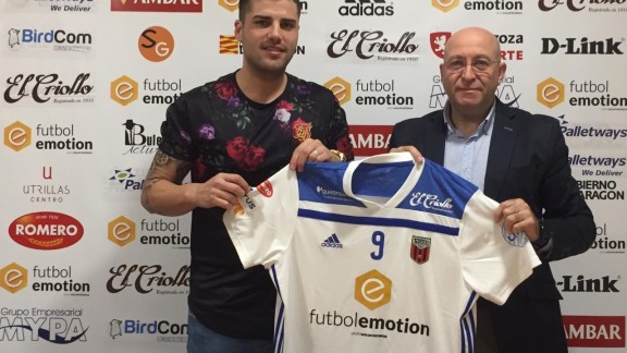 Juanqui ya viste la camiseta de Fútbol Emotion Zaragoza