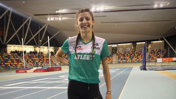Mireya Arnedillo bate el récord de España Sub-18 de 1.500 metros