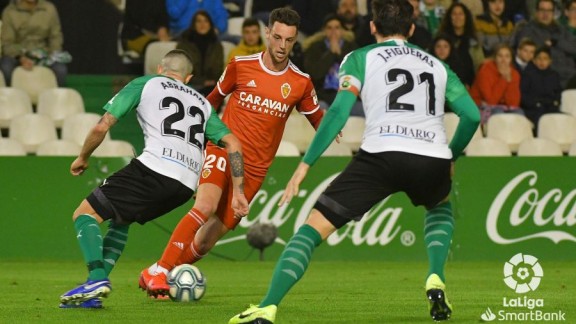 El Real Zaragoza rescata un punto del Sardinero (2-2)