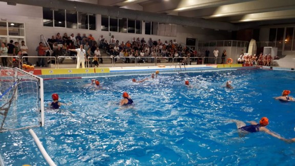 La Escuela de Waterpolo aplaza la 'final' ante Concepción al no tener una piscina en la que poder jugar
