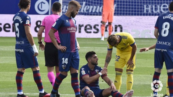 Puntúa a los jugadores de la SD Huesca tras el duelo ante el Cádiz
