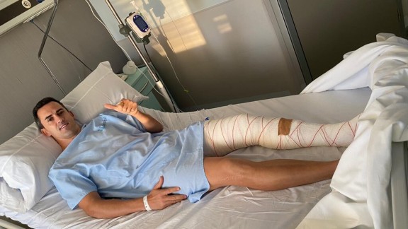 Miguel Linares ya ha sido operado de su rodilla izquierda