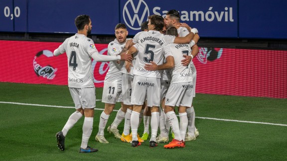 La SD Huesca busca ante el Sevilla su ansiada primera victoria