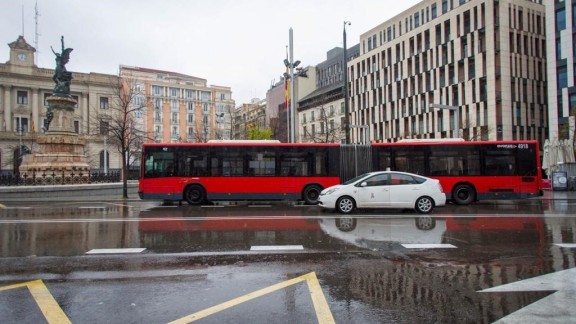 Los usuarios del transporte público bajan un 41% en Aragón
