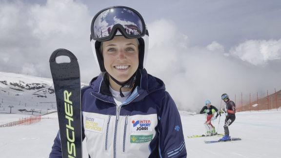 Jaca acoge al equipo de esquí alpino femenino Fast Holaluz