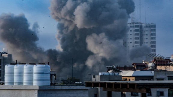 Israel lanza 120 bombas en Gaza para destruir la red de túneles