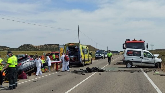 Muere un hombre tras la colisión de dos vehículos en Esquedas (Huesca)
