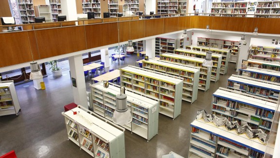 Las bibliotecas aragonesas recuperan sus servicios presenciales