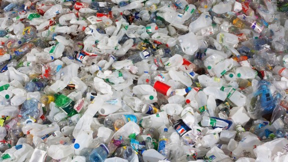 Aprobada la Ley de Residuos, que lucha contra el plástico y el desperdicio de alimentos