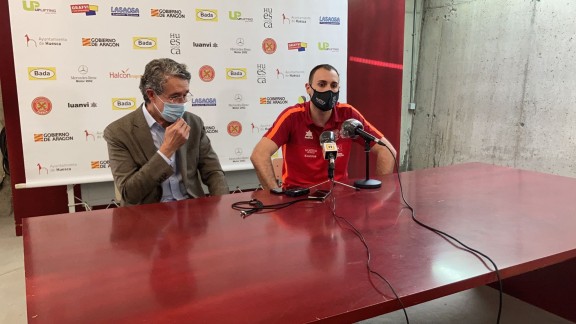 Oier García se despide entre lágrimas del Bada Huesca tras seis temporadas