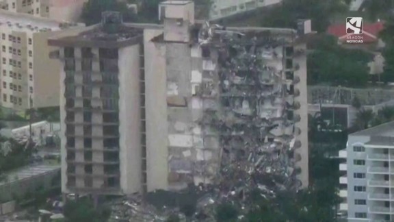 Al menos cuatro muertos y 159 desaparecidos tras el derrumbe de un edificio en Miami Beach (EE.UU.)