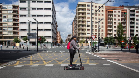 Zaragoza licitará 1.200 patinetes eléctricos para uso común