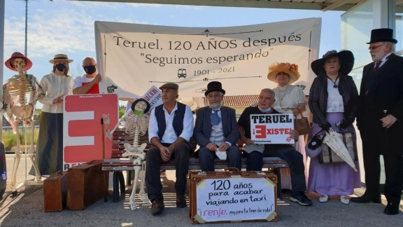Movilización en Teruel contra la sustitución del ferrocarril por autobuses