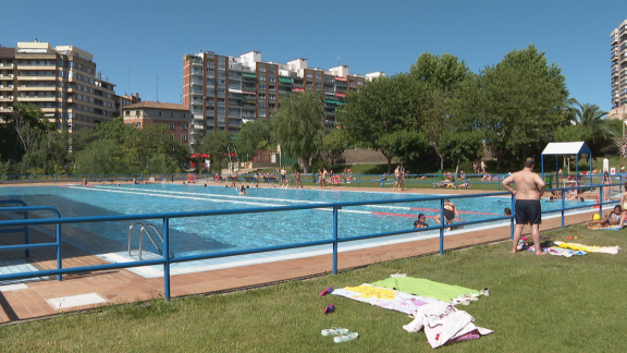 Las piscinas esperan muchas visitas con la subida de los termómetros