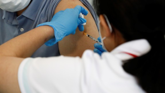 Japón informa de dos fallecidos vacunados con lotes de España