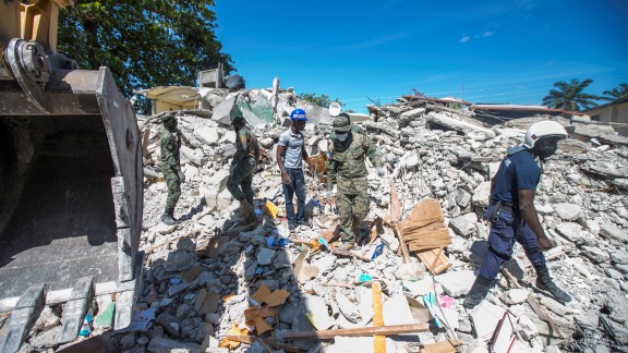Haití eleva a 1.297 la cifra de muertes por el terremoto