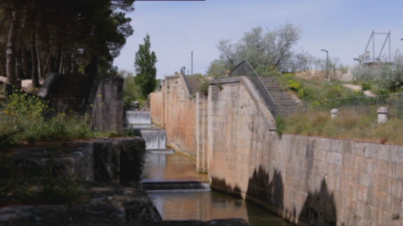 El 27 de agosto de 1790 se puso la última piedra en el Canal Imperial de Aragón