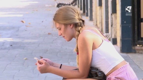 Más del 50% de los españoles sufre un miedo irracional a estar sin su móvil