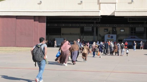 Aterriza en Torrejón el tercer avión con 36 personas evacuadas