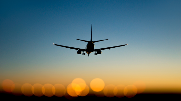 Sanidad permite los vuelos a Brasil y Sudáfrica, pero exige cuarentena