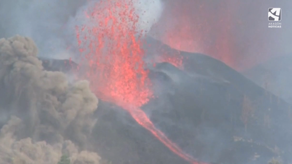 Ocho coladas de lava arrasan casas e infraestructuras en La Palma