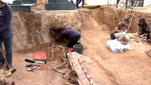 Exhumados los restos de tres personas fusiladas en la Guerra Civil
