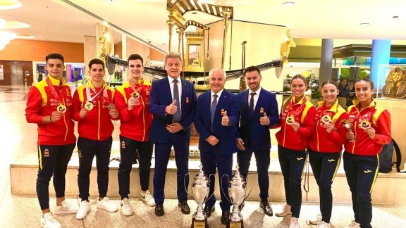 Raquel Roy y su equipo conquistan el oro en la Premier League de El Cairo