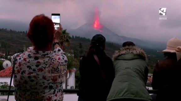 El volcán anima el turismo en La Palma