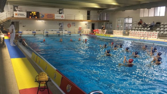 La Escuela Waterpolo Zaragoza afronta un doble compromiso en la piscina de Bomberos este fin de semana