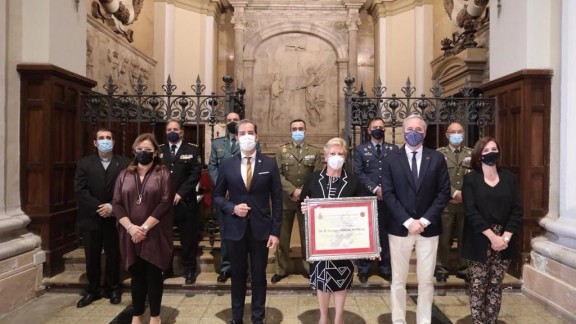 Concepción Ferrer recibe la distinción 'Defensora de Zaragoza'