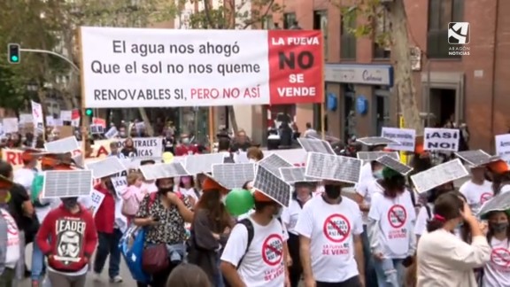 Más de 180 plataformas protestan contra los proyectos de renovables en zonas rurales