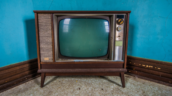 La televisión ha cambiado en 65 años, pero no se jubila