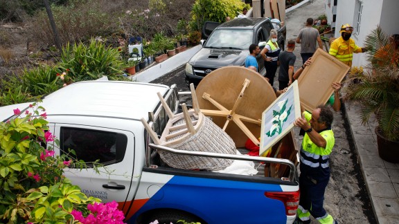 Camarena de la Sierra ofrece vivienda y trabajo a una familia afectada por el volcán