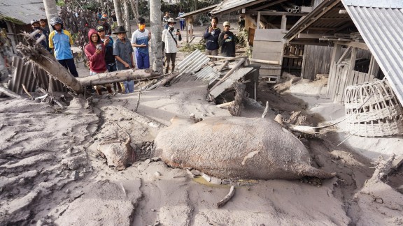 La erupción del volcán Semeru deja al menos 13 muertos en Java