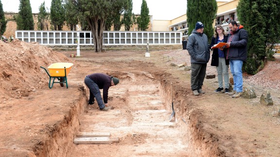 Los restos óseos encontrados en la fosa de Alcañiz, más cerca de tener identidad