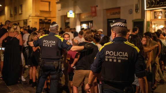 Cataluña quiere volver al toque de queda y limitar las reuniones a diez personas
