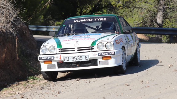 Ismael Pina y Carlos Serrano, los mejores aragoneses en el Rally de Valencia, se llevan el título regional