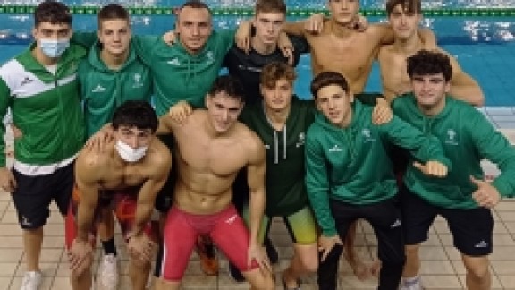 El equipo de natación de El Olivar logra el ascenso a Primera Nacional