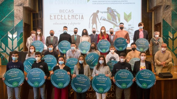 Fundación Caja Rural de Aragón entrega a veinte jóvenes deportistas sus Becas Excelencia