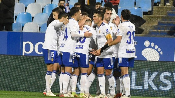 El Real Zaragoza ya está en los dieciseisavos de final (2-0)
