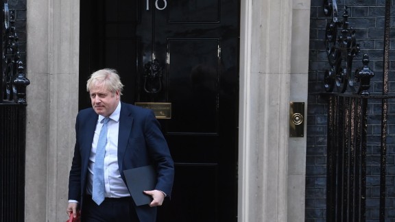 Johnson anuncia cambios internos en el Gobierno y la oposición pide su dimisión